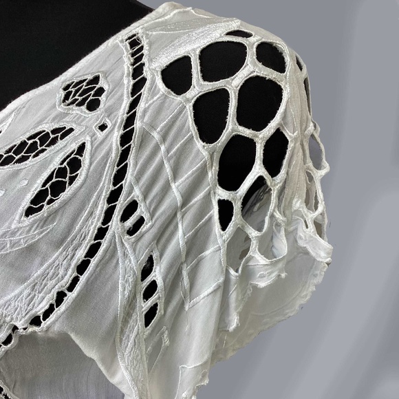 Anthropologie White Short Dolman Sleeve Cut-out Embroidered Top - Picture 4 of 5